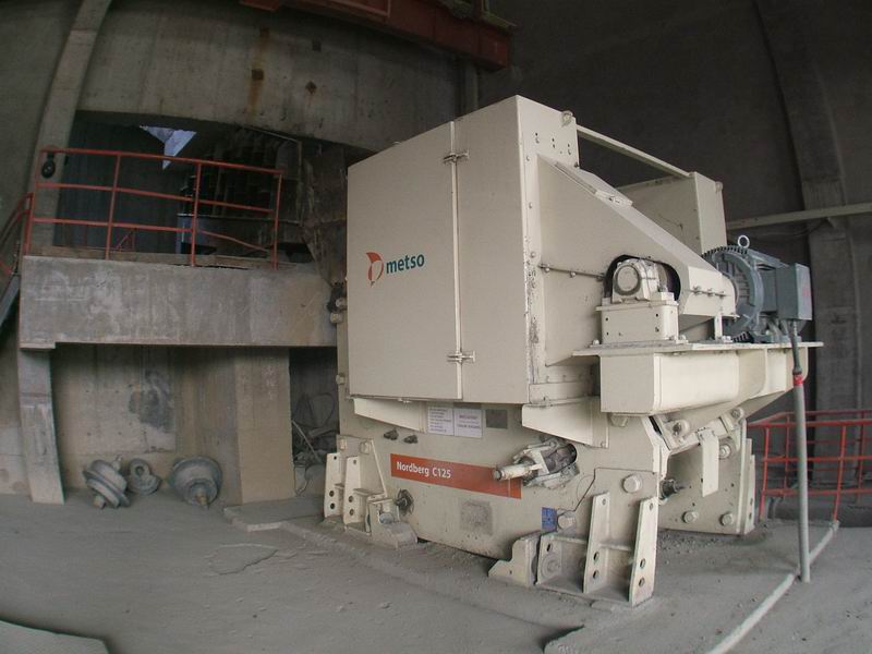 某選礦公司破碎系統C110進口設備安裝